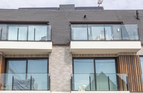 Middelkerke Apartment | Newly built rooftop flat with sun-facing terrace