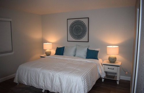 Cottonwood House | Newly built townhome-cozy and cute!