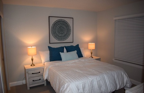 Cottonwood House | Newly built townhome-cozy and cute!