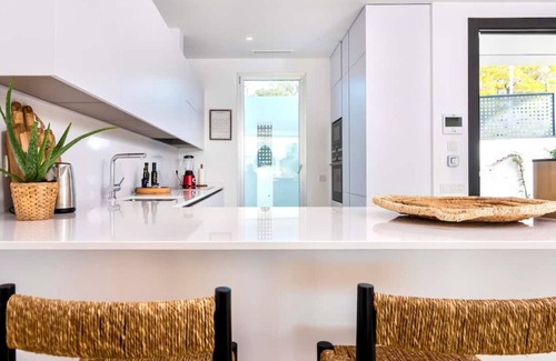 Marbella Cottage | NEWLY BUILT Townhouse w/ROOFTOP POOL in La Finca
