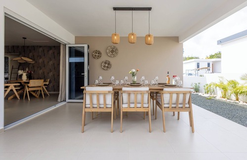 Jan Thiel Villa | Newly built villa in prime location in Jan Thiel, pool and private parking