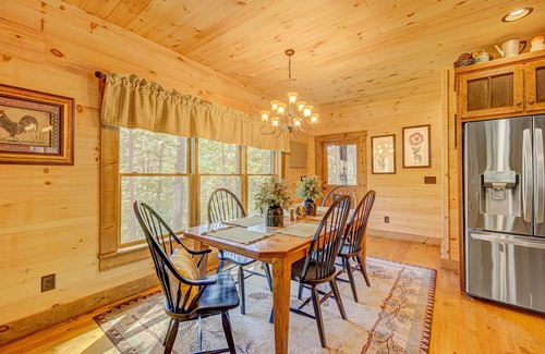 Talking Rock Cabin | Newly Built, Waterfront Lodge on Talona Creek with Game Room, Home Theater, WiFi