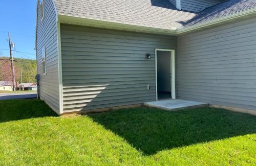 Midland House | Newly Built Zen Space - Entire 3 Bed 3 Bath House in Lancaster