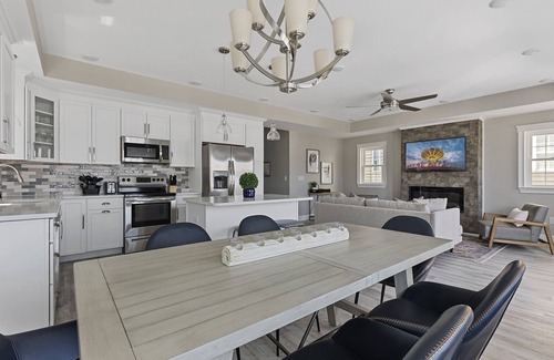 North End House | Newly Constructed 3BR, Steps from Beach w/Parking