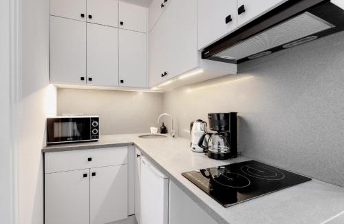 Kadikoy Apartment | Newly Constructed in Kadikoy Quake-Resistant-AC