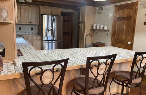 Chattaroy Cabin | Newly est. cabin close to trails, gas and great food!