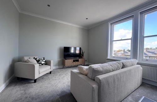 Wimbledon Apartment | Newly Furnished 1 Bed Flat in Wimbledon Village
