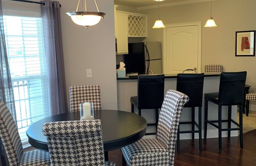 Tuscaloosa Condo | Newly listed, spacious condo for games, parent weekends, all campus visits!