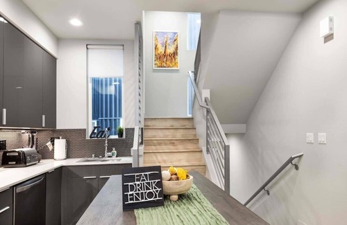 Fairmount Park House | Newly Modern 2B2B Home near Seatac - Golf course