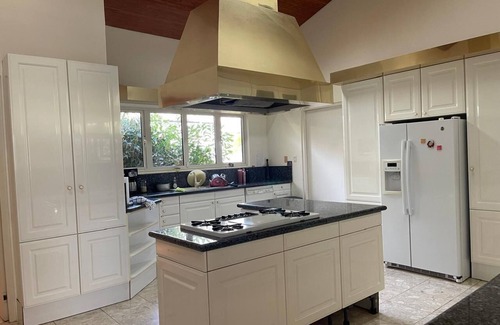 Arashi Villa | Newly Redecorated 2025 Oceanfront Villa—Malmok Beach, Aruba. Sleeps 18!