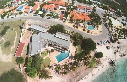 Arashi Villa | Newly Redecorated 2025 Oceanfront Villa—Malmok Beach, Aruba. Sleeps 18!