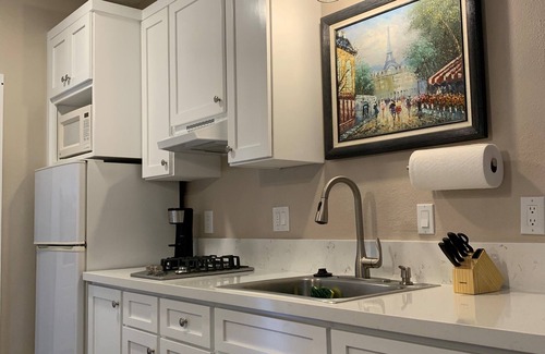 Azusa Apartment | Newly redone studio w/outdoor lawn & eating space