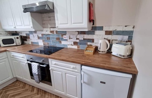 Coventry Apartment | Newly Refurbished 2 Bed, City Centre Apartment. with parking