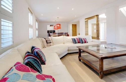 Kessingland House | Newly Refurbished Open Plan House Close to Beach