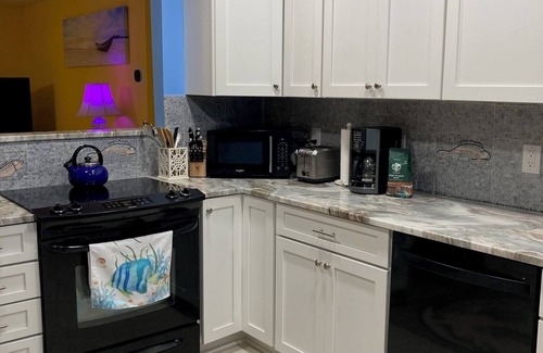 Saint James City House | NEWLY REMODELED-Peaceful Florida Island Home-5 minute canal ride to Gulf waters!
