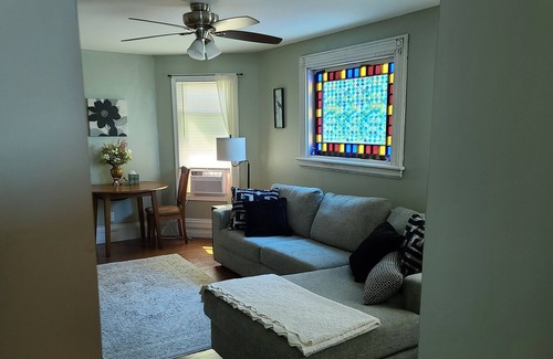 Perry Apartment | Newly Remodeled 1 bedroom lower with full kitchen and bath