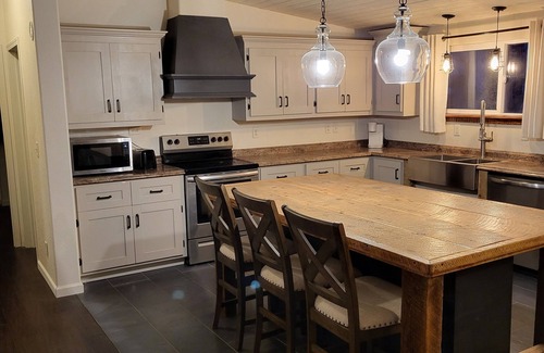 Asotin House | Newly Remodeled 3-bedroom house in Asotin with AC, WiFi. Enjoy your stay
