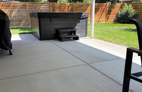 Alta Vista Area House | Newly remodeled 5-bedroom house 1.8 mi to Old Town Arvada Hot Tub, AC