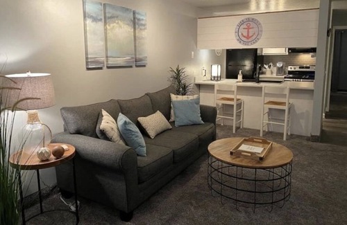 Port Clinton Condo | Newly Remodeled/Beautiful Waterfront Condo - 30' dock