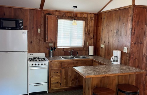 Hackensack Cottage | Newly Remodeled Cottage Rental on a Small, Family Oriented, Lakefront Resort