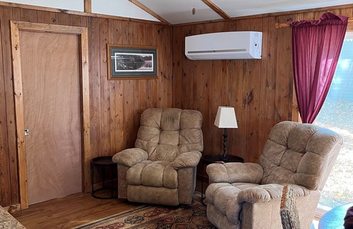 Hackensack Cottage | Newly Remodeled Cottage Rental on a Small, Family Oriented, Lakefront Resort