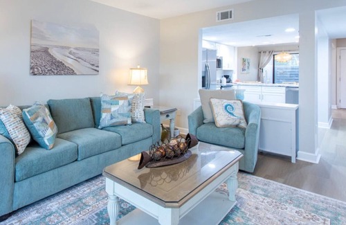 Sandestin Villa | Newly remodeled! EVERYTHING NEW !FREE GOLF CART! Lake view! Fish right out back!