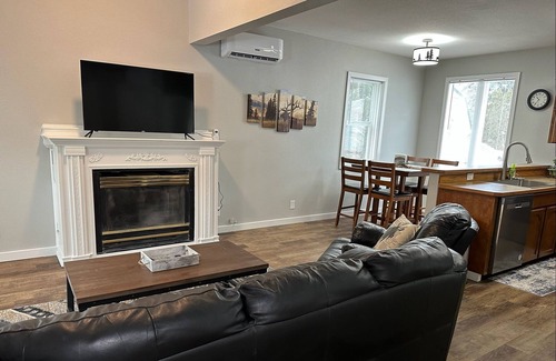 Kellogg House | Newly Remodeled home only 1 mile to Silver Mountain Resort!!