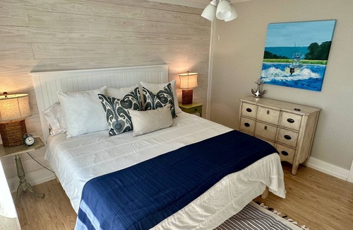 Leesville House | NEWLY REMODELED Lakefront House, Dock and Boat Ramp