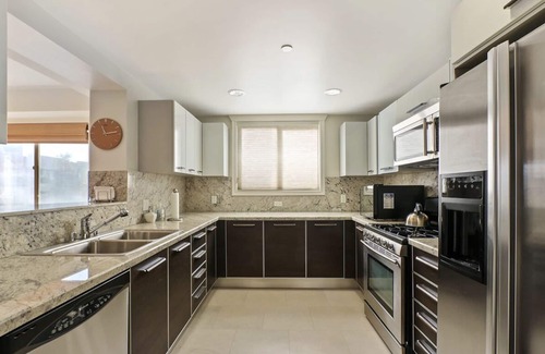 Beverly Grove Condo | Newly Remodeled Penthouse in the Beverly Hills & West Hollywood Area