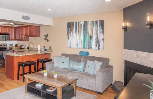 Oak Creek Condo | Newly Remodeled Prime Unit with Scenic Views