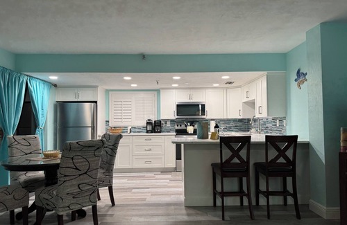 Daytona Beach Shores Condo | Newly Renovated 2bed/2bath condo in Daytona Beach Shores/WiFi, AC, full kitchen