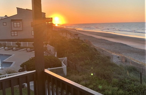 Sneads Ferry Condo | Newly Renovated 3 bed, 3 bath condo Beachfront Point Unit