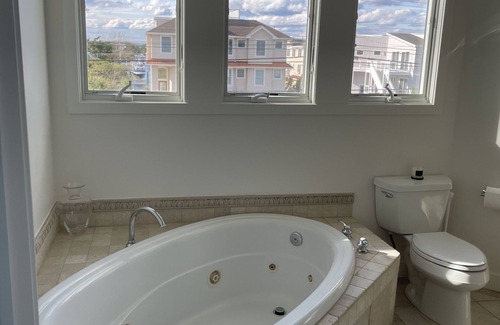 Loveladies House | NEWLY RENOVATED HOME. Oceanside -- one minute from the beach