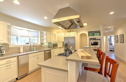 Glenwood Springs House | Newly Renovated Mtn Home w/views, backyard oasis, 2 grills, near dwtn & Pools