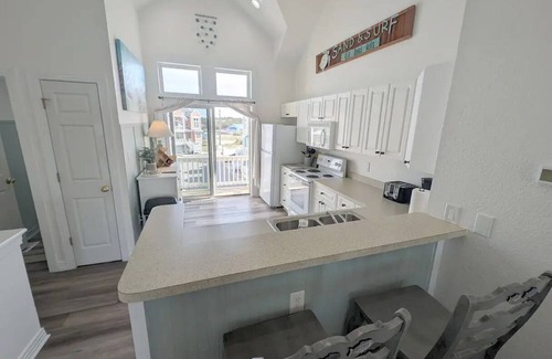 Bermuda Bay House | Newly Renovated Bermuda Bay Townhome