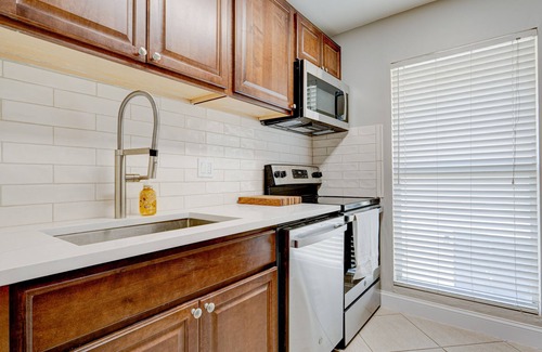 Florida North Atlantic Coast Condo | Newly Renovated 1 King Bed Condo, Your All-Inclusive Travel Haven