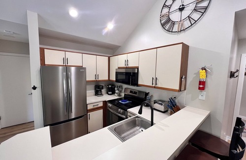 West Dover Condo | Newly Renovated 2-bedroom condo, stunning views of Mount Snow, West Dover, VT