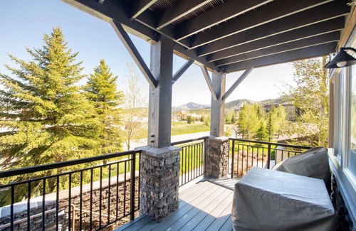 Kimball Junction Condo | Newly renovated 2BD/2BA w/patio - near skiing & shopping - sleeps 6