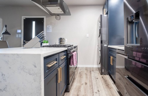 Los Angeles House | NEWLY Renovated 2bed/1bath home!