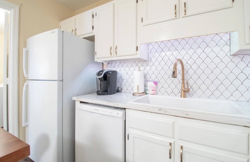 Charleston House | Newly renovated 2BR townhome in the heart of James Island