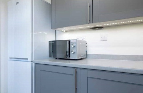 Harlescott House | Newly Renovated, 3 Bedroomed, 5 Guest Family Home