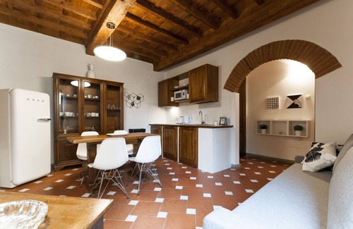 Sant' Ambrogio Apartment | Newly renovated apartment in contemporary style with design details ideal for 5 people.