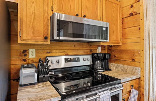 Sevierville Cabin | Newly Renovated Cabin w/Hot Tub, Lake & BBQ!