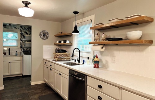 Central Oregon House | Newly Renovated Charmer