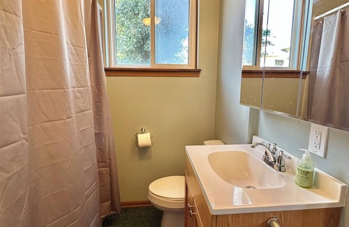 Olde Towne East Apartment | Newly renovated, charming apartment with AC in Historic Olde Town East, Columbus