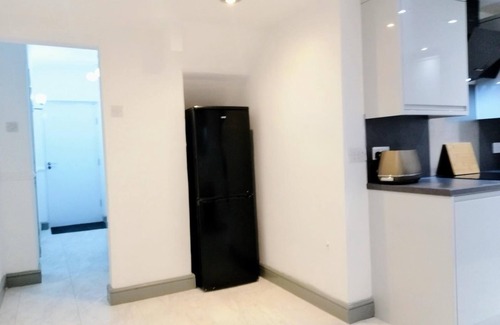 Anfield House | Newly Renovated, Clean and Spacious home close to Anfield and Everton Stadium