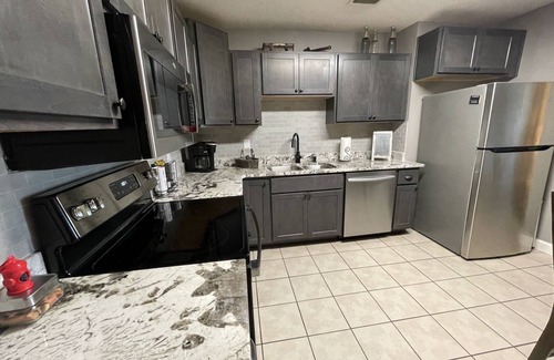 Navarre House | Newly Renovated Close to the Beach