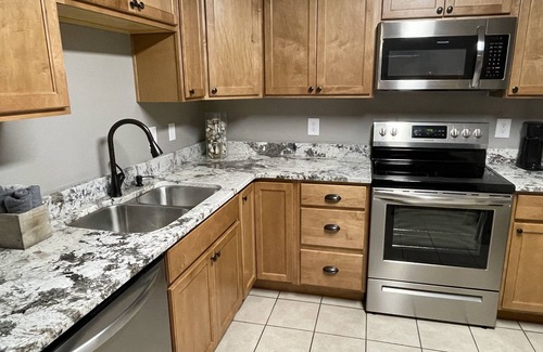 Navarre House | Newly Renovated Close to the Beach