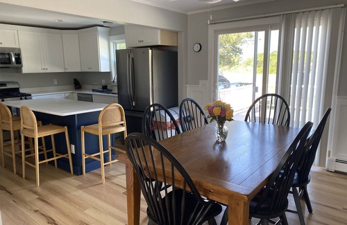 Misquamicut Cottage | Newly renovated cottage walking distance to the beach!