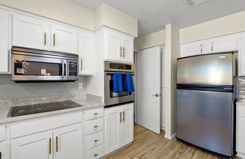 Biggs Field House | Newly Renovated Cozy Retreat - Close to Airport